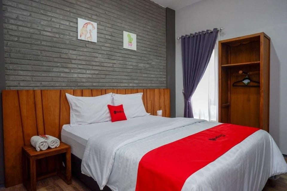 RedDoorz near XT Square 4 Hotel in Yogyakarta