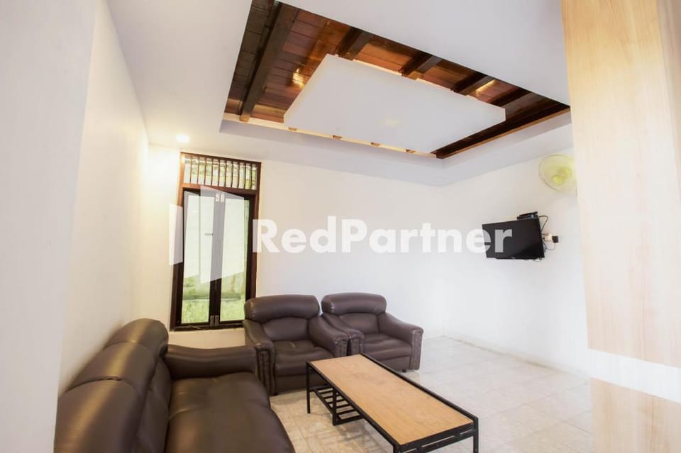 Hatta Guest House Syariah near Hayam Wuruk Jelutung Mitra RedDoorz Hotel in Indonesia