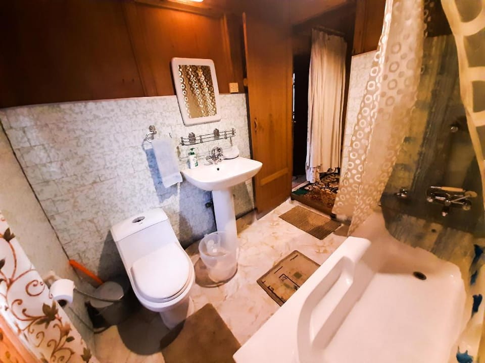 Houseboat Kingori Vacation rental in India