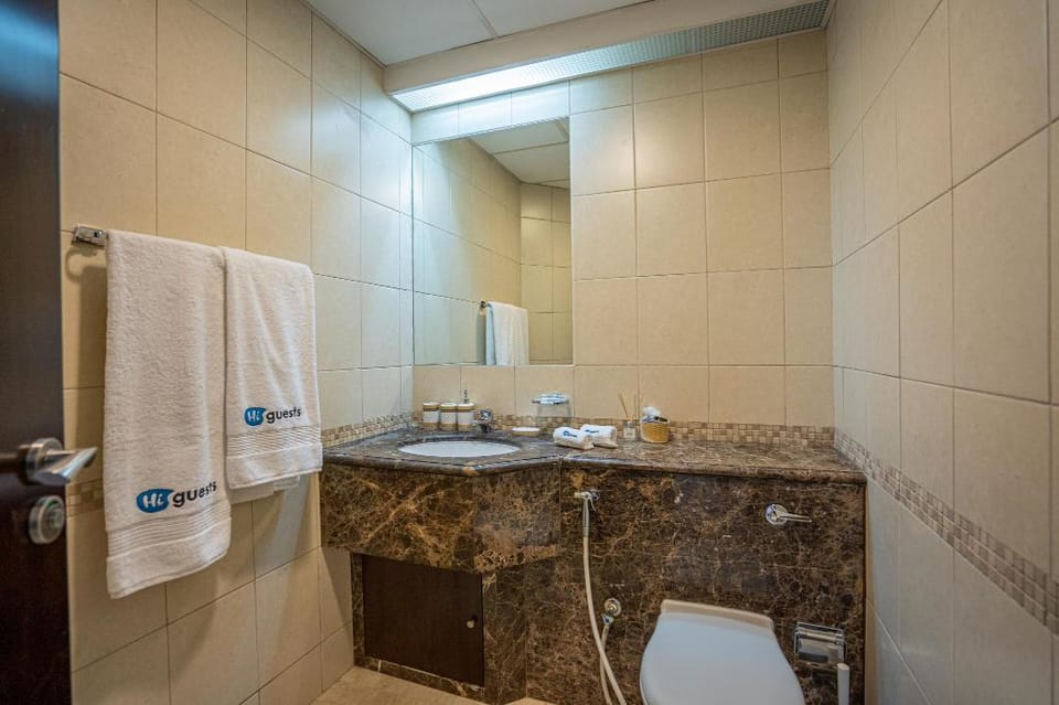 Cheerful Apt With Stunning Views in Port Saeed Apartment in Dubai