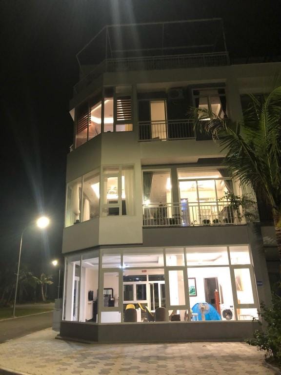 SH5.1 Flamingo Night street. Villa in Laos