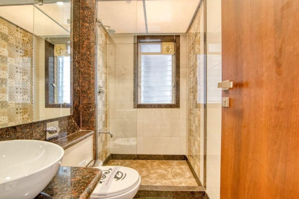 Splendid 2 BED Apartment Near NESCO Goregaon Apartment in Mumbai
