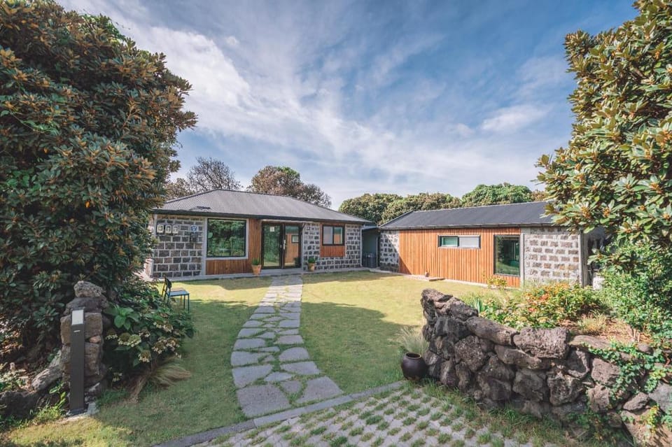 Jaeju Samdal Gaok Bed and Breakfast in South Korea