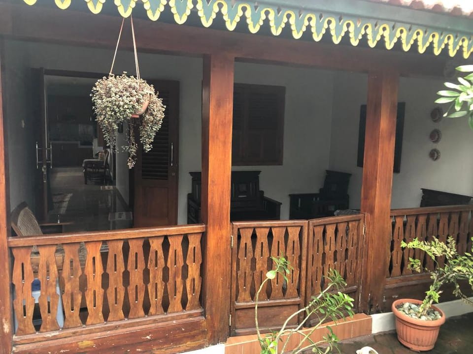 Oemah no.52 Guest House Vacation rental in Yogyakarta