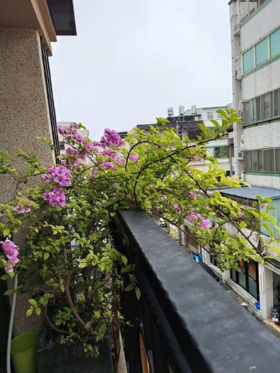 Hollywood 1 near Hualien Train Station Apartment in Taiwan, Province of China