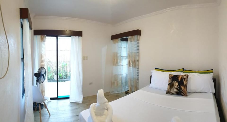 Homey Little House in Santa Fe Bantayan Fast WiFi Villa in Central Visayas