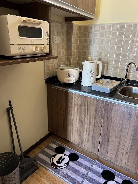 Siaton Plaza Residences:Triple Suite + Kitchenette Apartment in Central Visayas