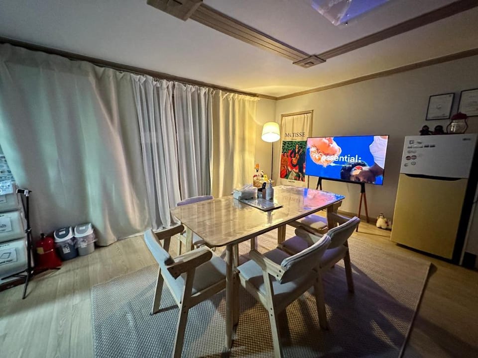 A <Group Exclusive Up to 10 People> Sasang Station Exit 1, 5 Minutes Away Vacation rental in Busan