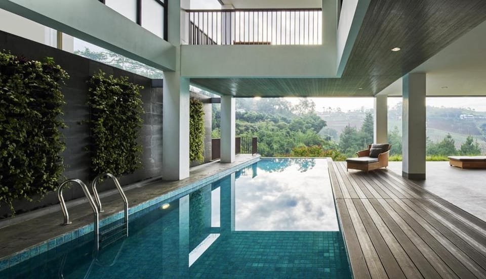 Kamala Plantation View 10BR Infinity pool+billiard Villa in Bandung