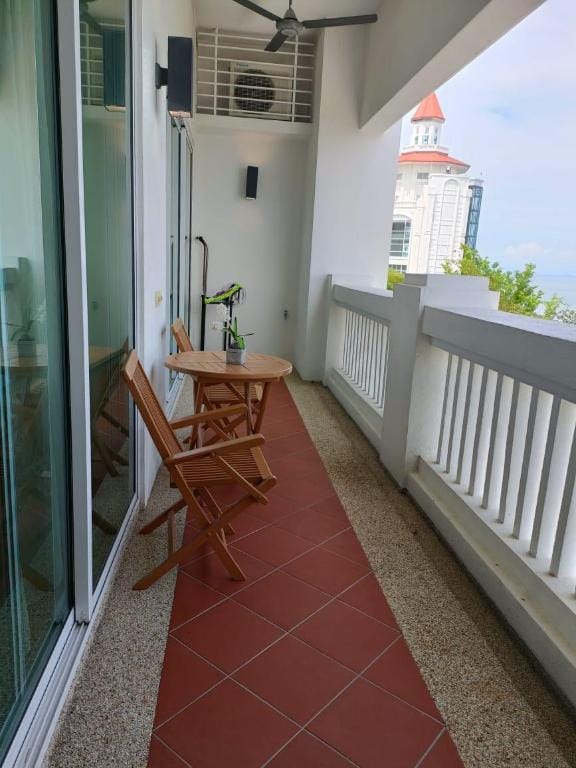 Straits Quay Marina Suites 13A @AuroraHomes Apartment in Penang