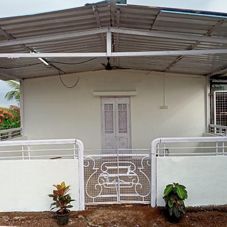 Farmstay to Relax and unwind with a big lawn Vacation rental in Maharashtra