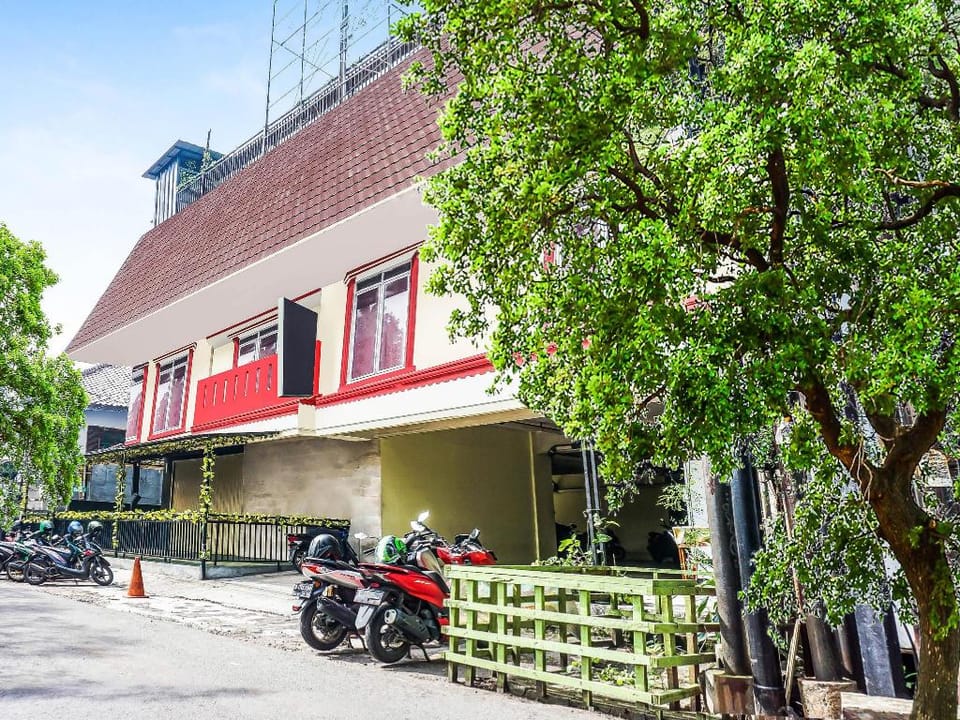 OYO 90872 Coolz Homestay Tebet Near TIS Square Near TIS Square Hotel in South Jakarta City