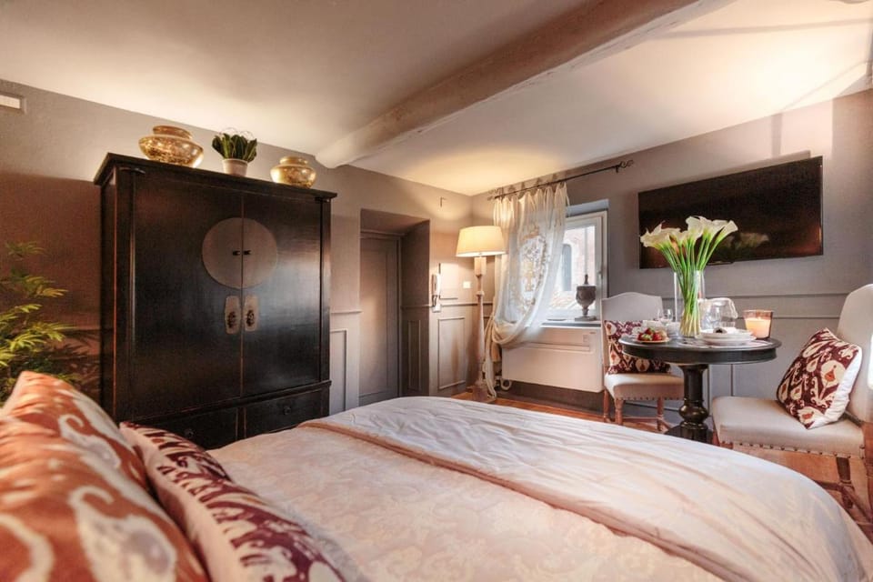 The Lucca Palatial Suite Apartment in Capannori