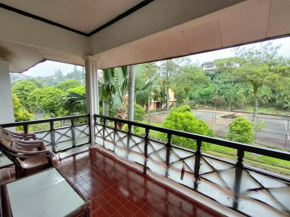 Villa keluarga bersih asri Villa in West Java