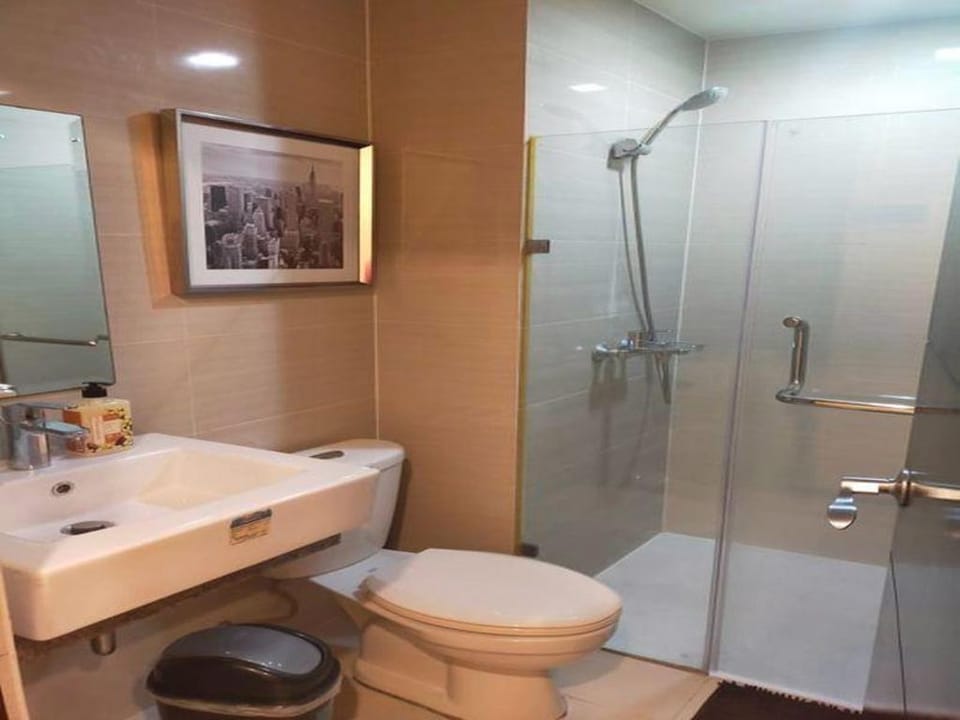 C6-10D 81 Newport Boulevard Condominium near T3 Apartment in Pasay