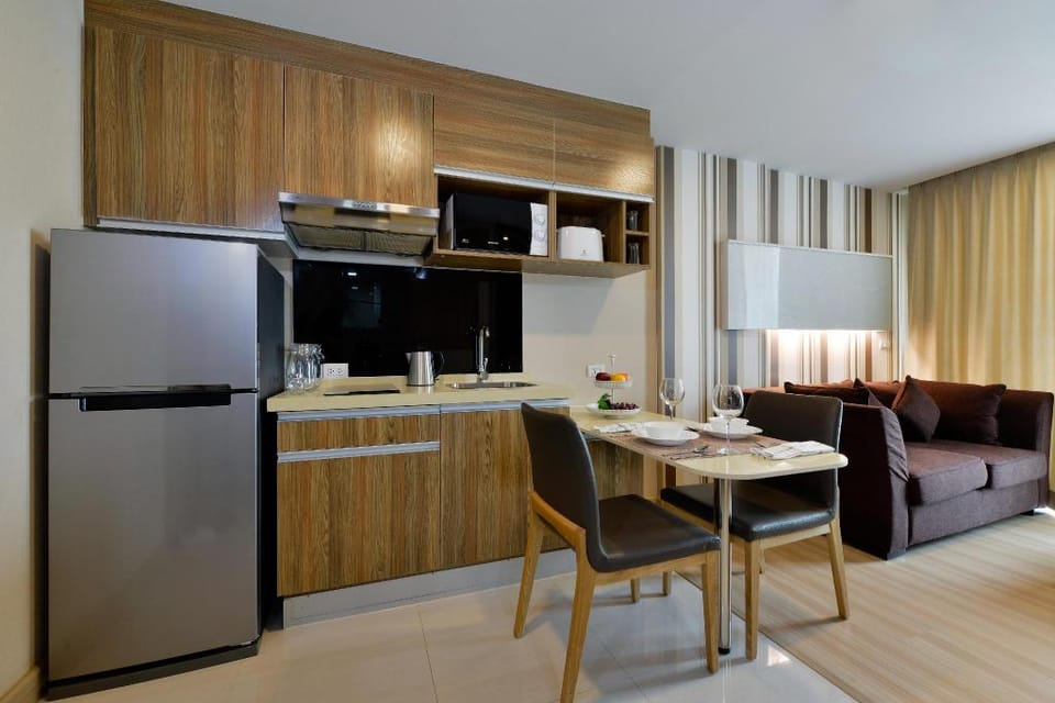 Ramada by Wyndham Bangkok Ten Ekamai Residences Apartment hotel in Bangkok