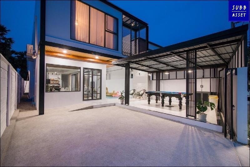 Modern Style Poolvilla for 20 Persons | Cha-am Villa in Thailand