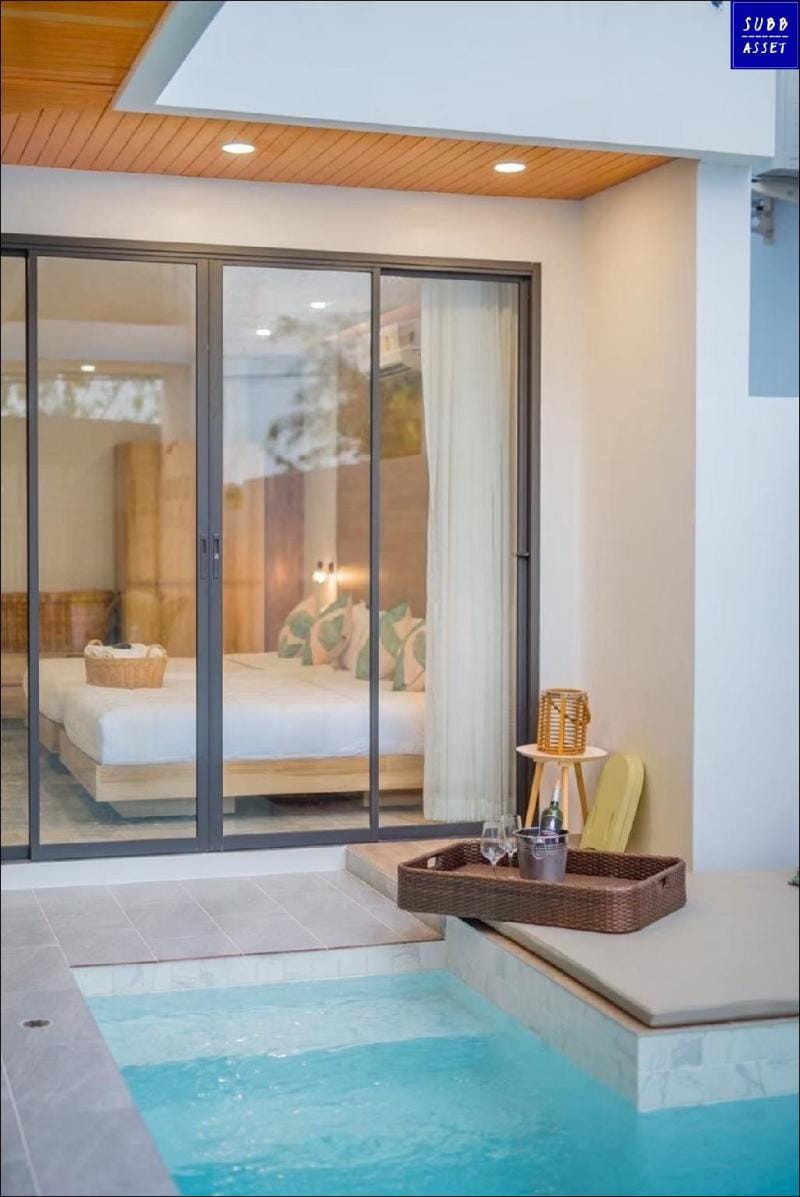 Modern Style Poolvilla for 20 Persons | Cha-am Villa in Thailand