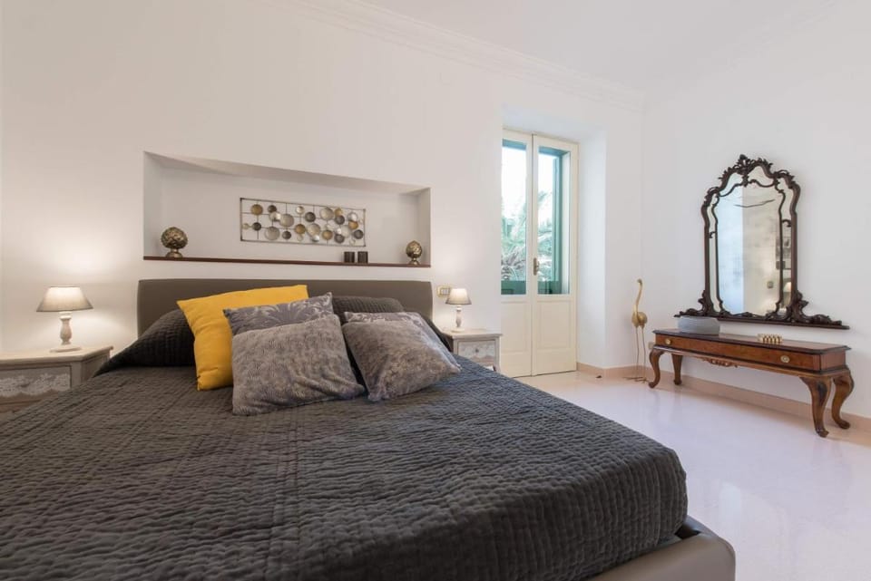 Duomo Seaside Deluxe Apartment by Ortigia Apartments Apartment in Syracuse