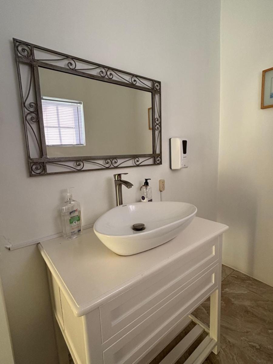 Sommerville Resorts Hotel in West End