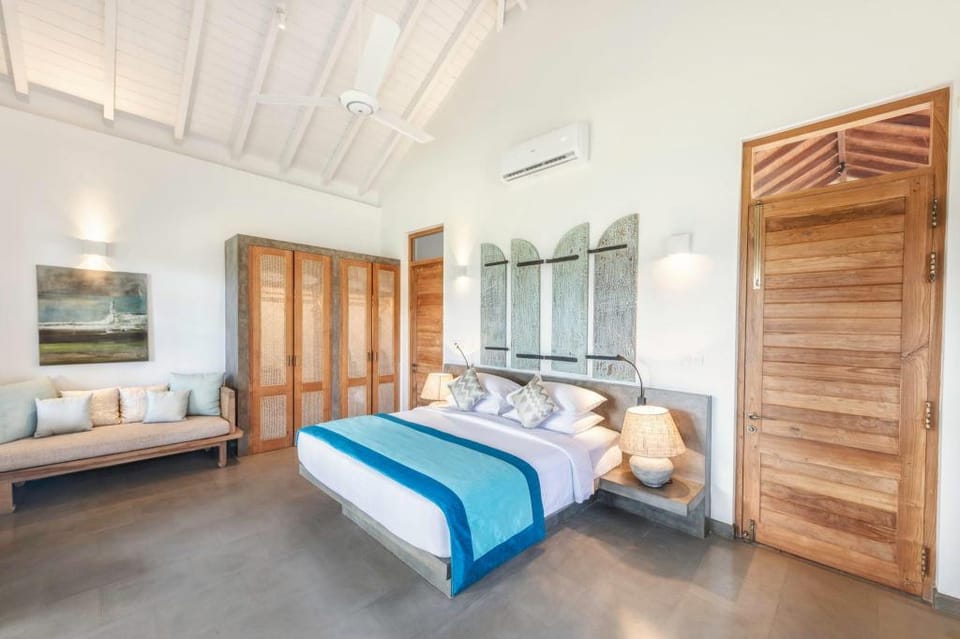 Perfect Family getaway with Crystal sandy beach Villa in Western Province