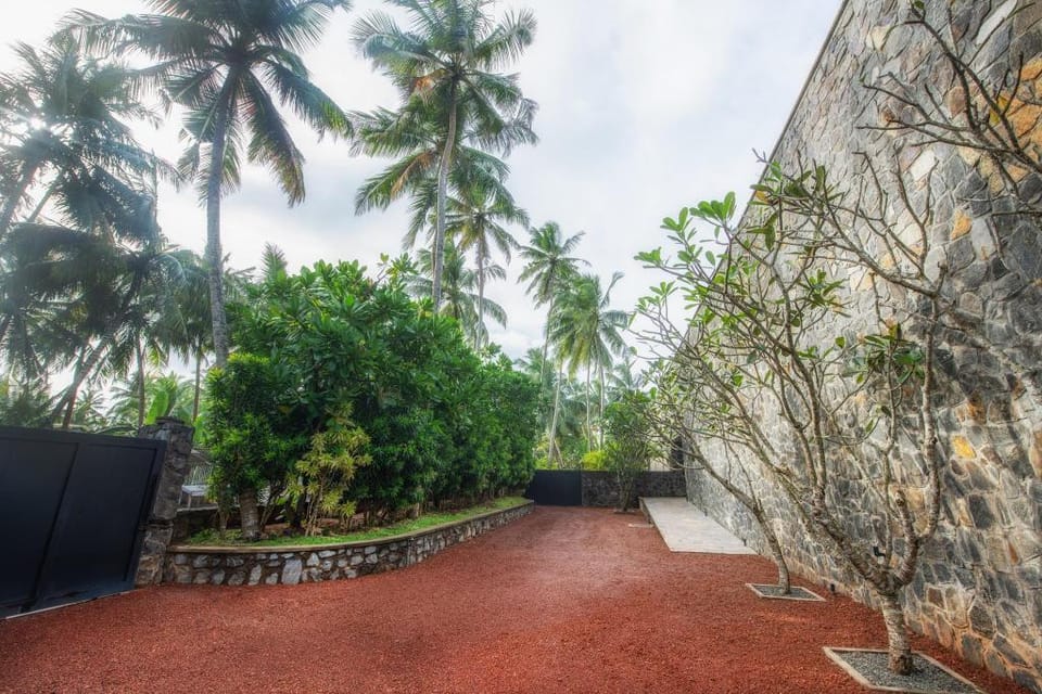 Perfect Family getaway with Crystal sandy beach Villa in Western Province