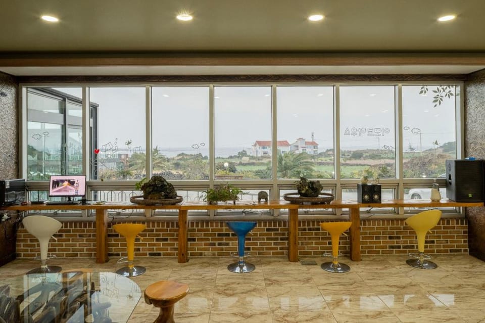 Jeju Amor House Oceanview Oreum Bed and Breakfast in South Korea