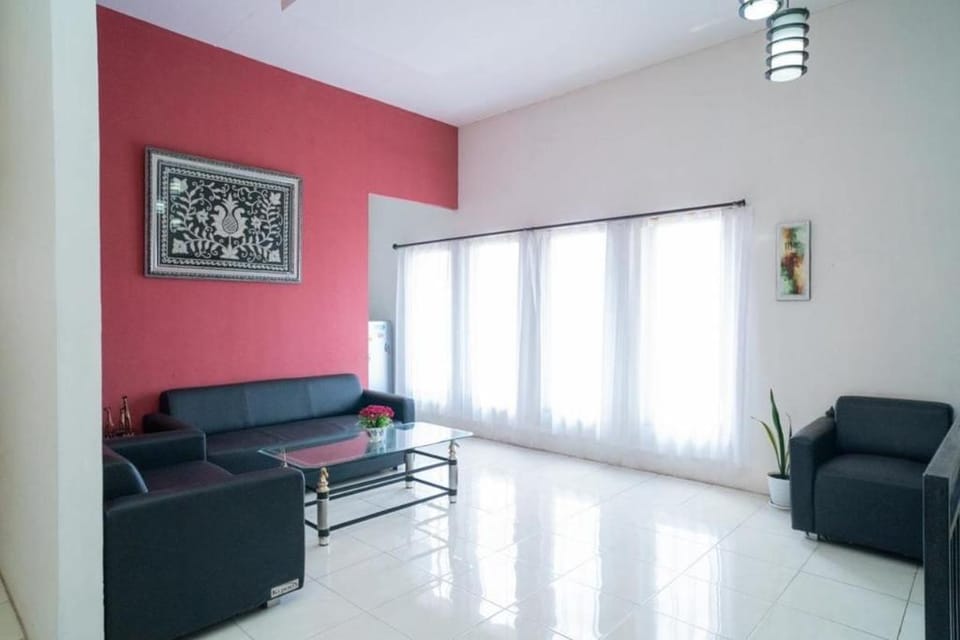 Argadia House Syariah near Ahmad Yani Mitra RedDoorz Hotel in Indonesia