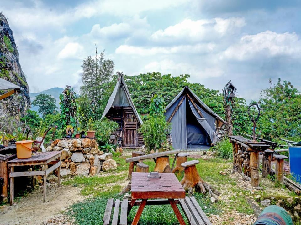 OYO Homes 90918 Eco Tourism Geopark Gunung Masigit Homestay Syariah Hotel in West Java