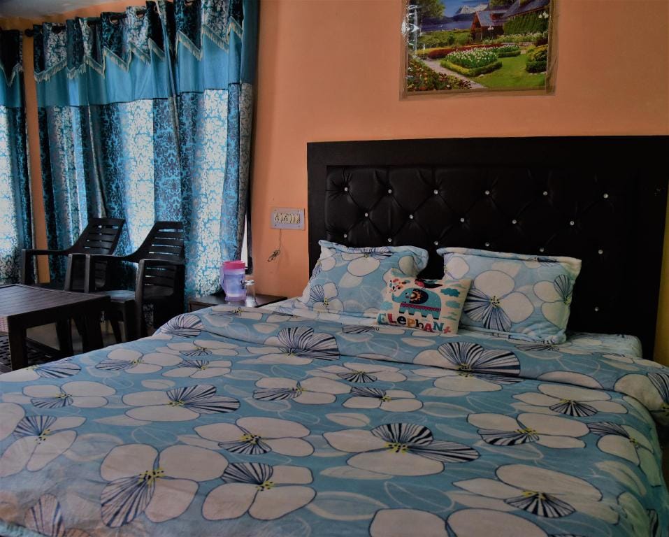Moon Peak Cottage Vacation rental in Punjab, India