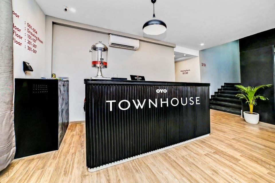 1274 Super Townhouse Patrakar Puram Hotel in Lucknow
