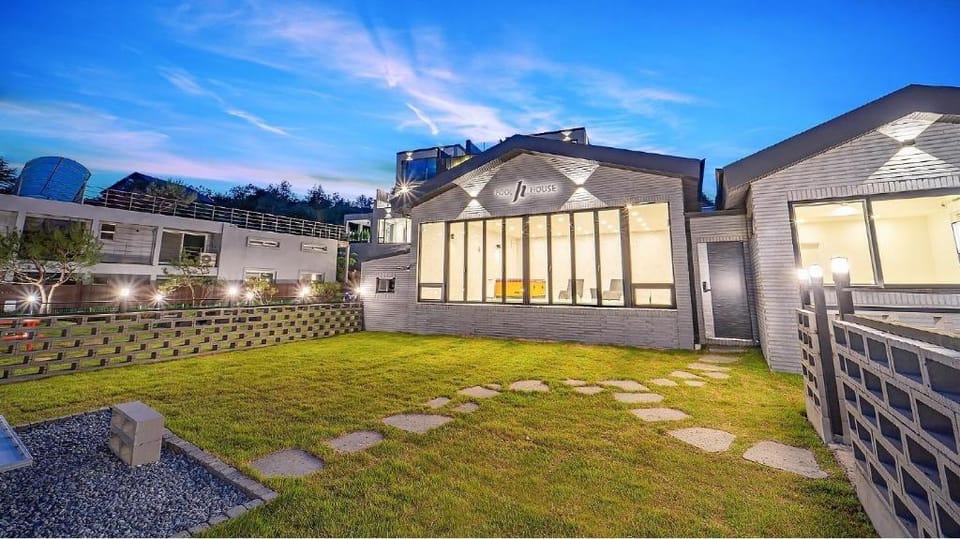 Gapyeong JH PoolVilla & glamping Bed and Breakfast in Gyeonggi-do