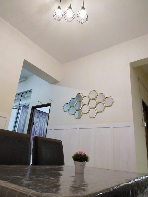 Cozy Homestay KTCC Mall Pantai Batu Burok HSNZ 3BR Apartment in Terengganu, Malaysia