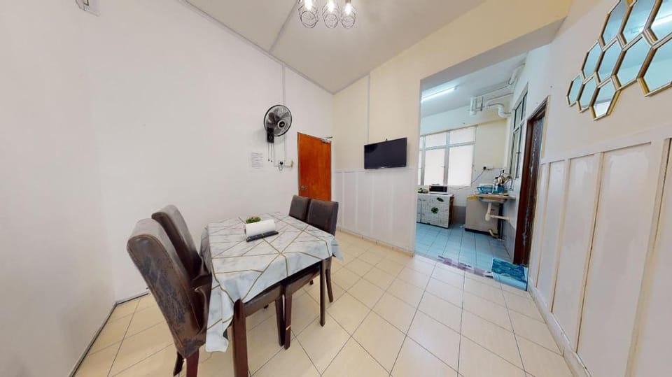 Cozy Homestay KTCC Mall Pantai Batu Burok HSNZ 3BR Apartment in Terengganu, Malaysia