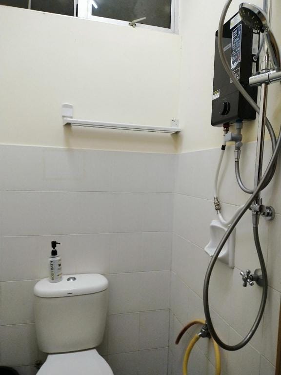 Cozy Homestay KTCC Mall Pantai Batu Burok HSNZ 3BR Apartment in Terengganu, Malaysia