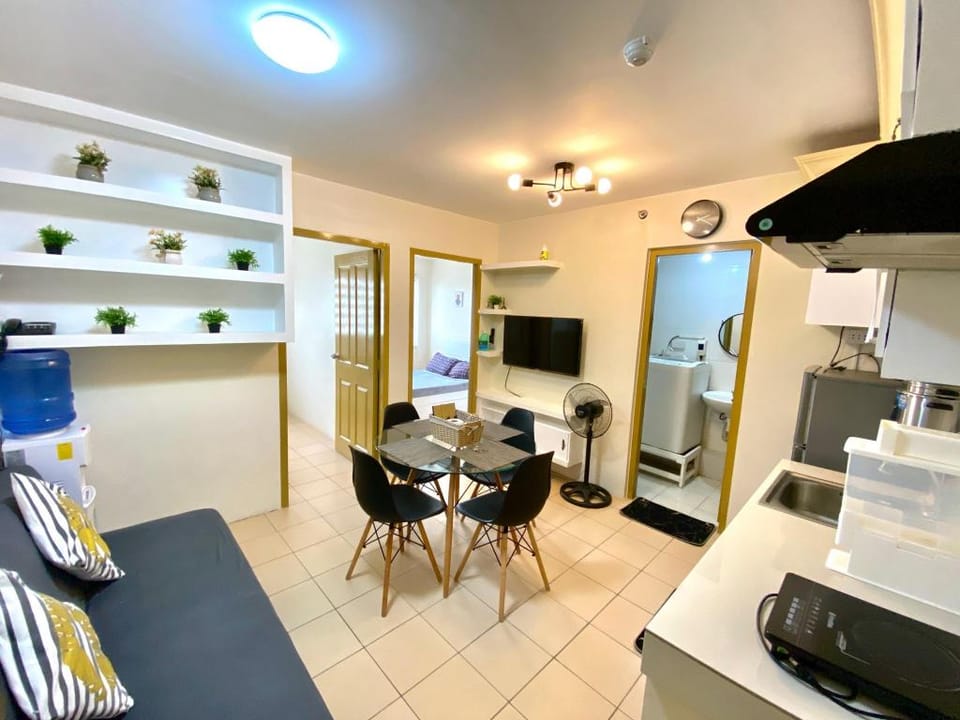Condo 2BR within the City! w/ Pool, WIFI & Netflix Apartment in Davao City