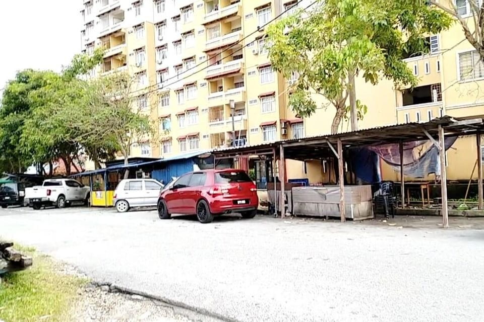 COZY Homestay  3BR KTCC Pantai Batu Burok HSNZ Apartment in Terengganu, Malaysia