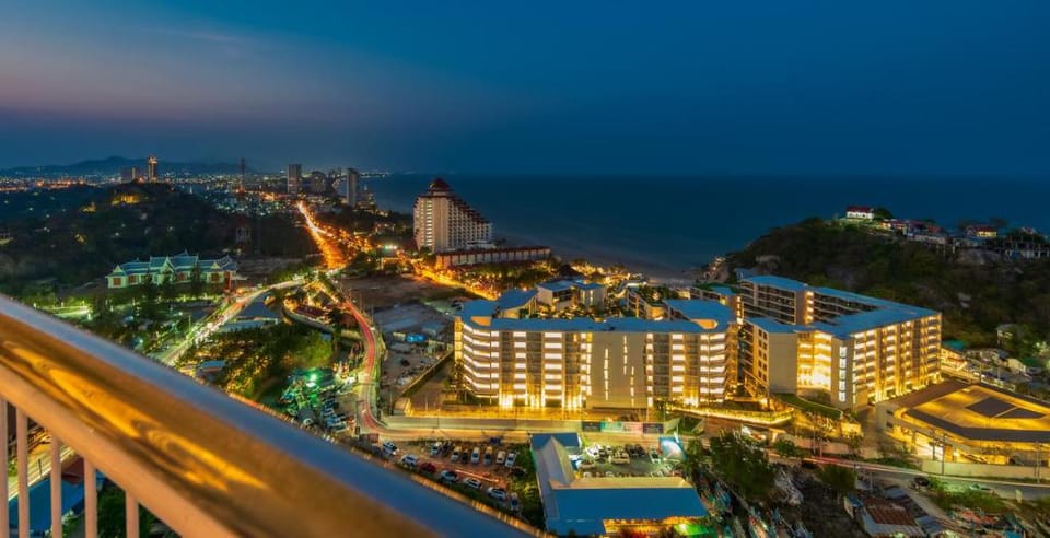 Hua Hin Penthouse beach Apartment in Nong Kae