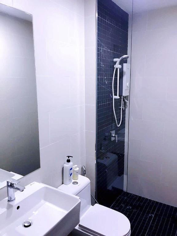 Georgetown Beacon Executive Suites #Infinity Pool Apartment in George Town