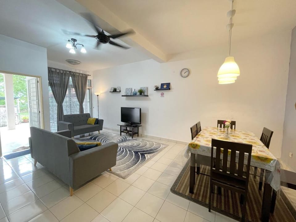 AiMAS Homestay Senawang Vacation rental in Negeri Sembilan, Malaysia