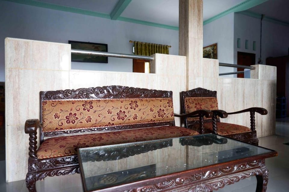 RedDoorz Syariah near RS Mitra Siaga Hotel in Indonesia