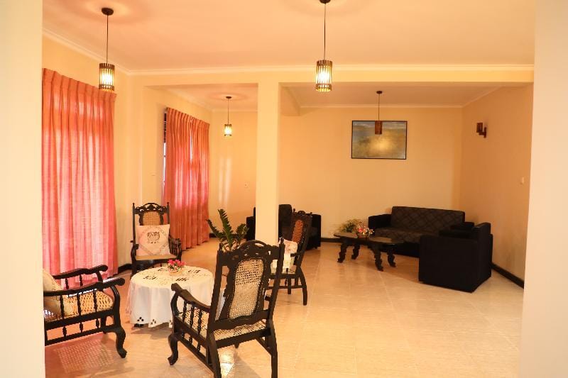 Fairland bungalow Vacation rental in Gangawatakorale