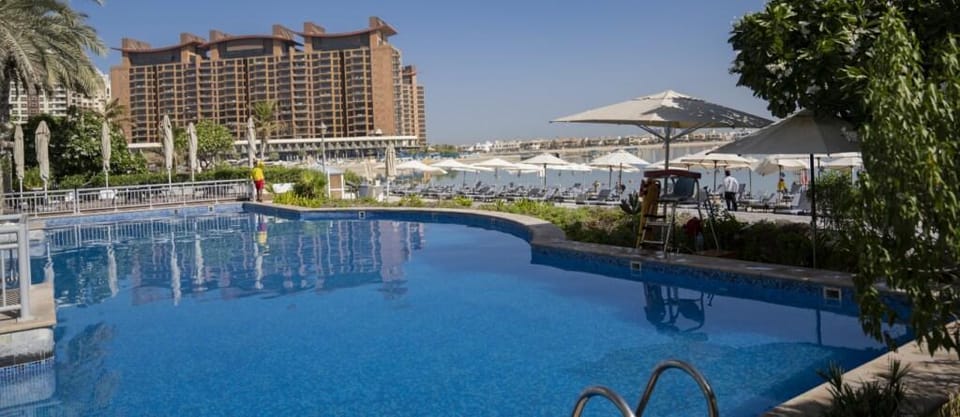 Lovely 1-BR with Private Pool & Beach Access Apartment in Dubai