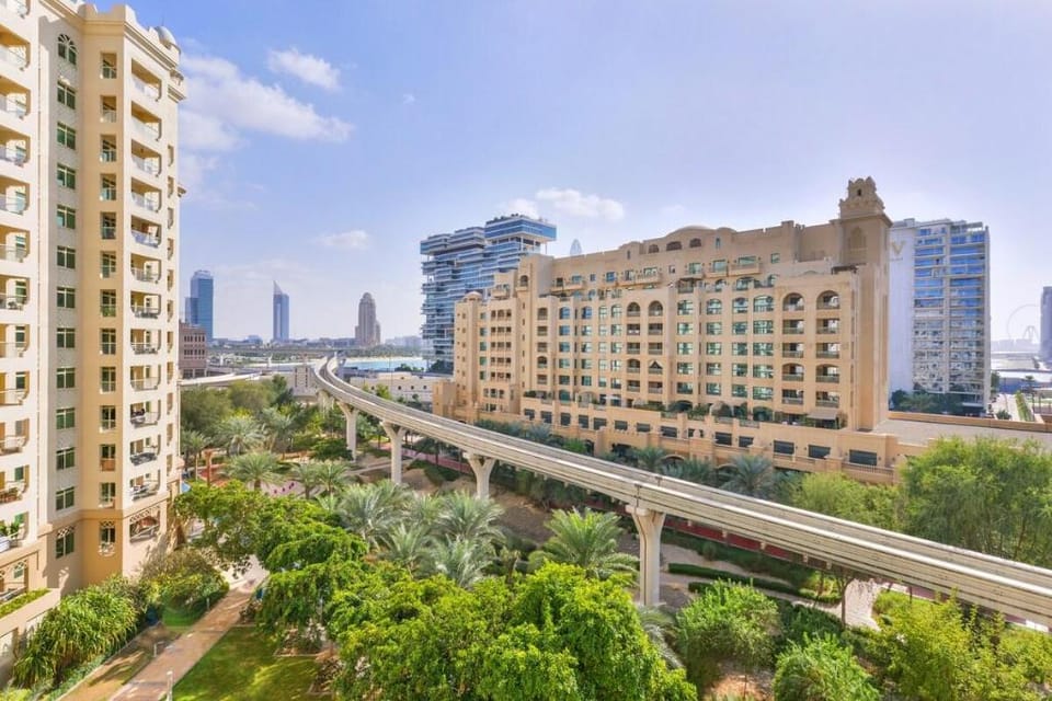 Lovely 1-BR with Private Pool & Beach Access Apartment in Dubai