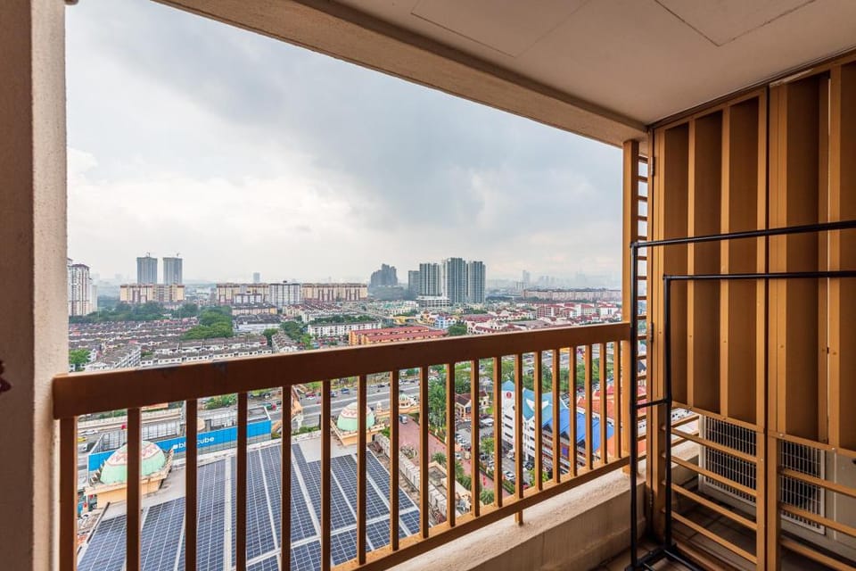 Resort Suite 6pax Homestay @Sunway Pyramid&Lagoon Apartment in Subang Jaya
