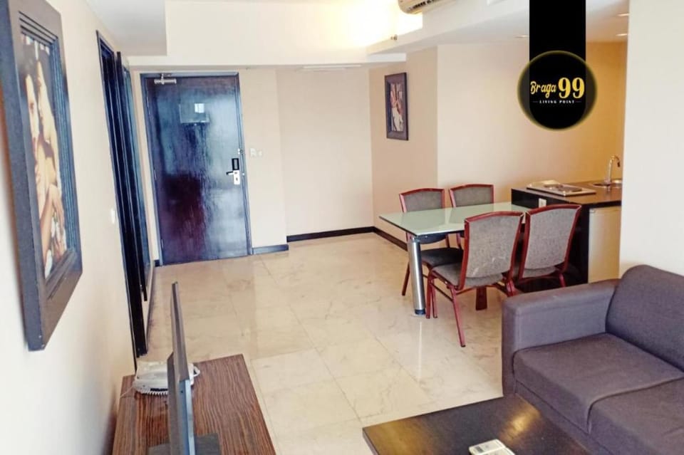 Braga 99 Living Point 2 bedroom shower Apartment in Bandung