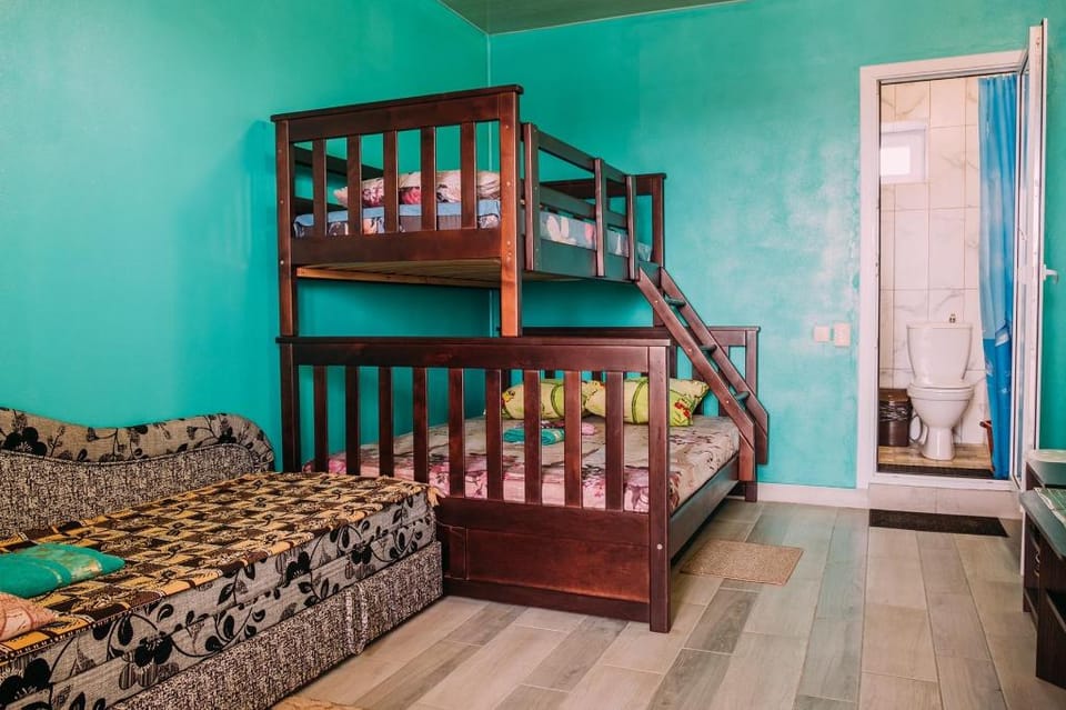 Molodegniy Hotel  Apartment in Odessa Oblast