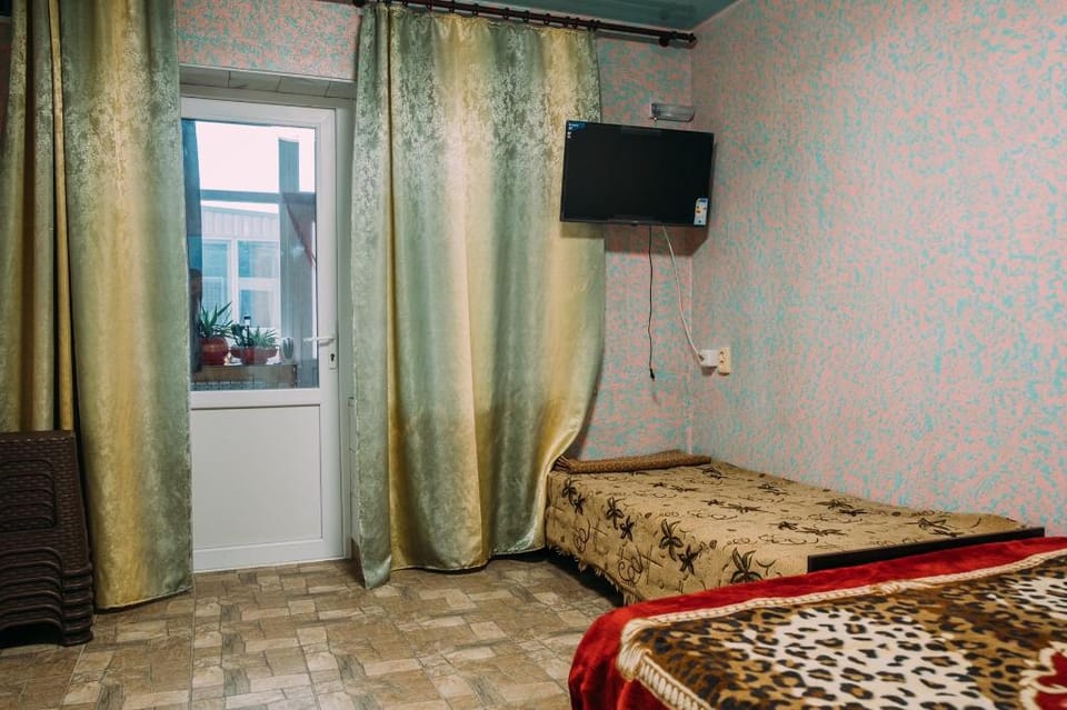 Molodegniy Hotel  Apartment in Odessa Oblast
