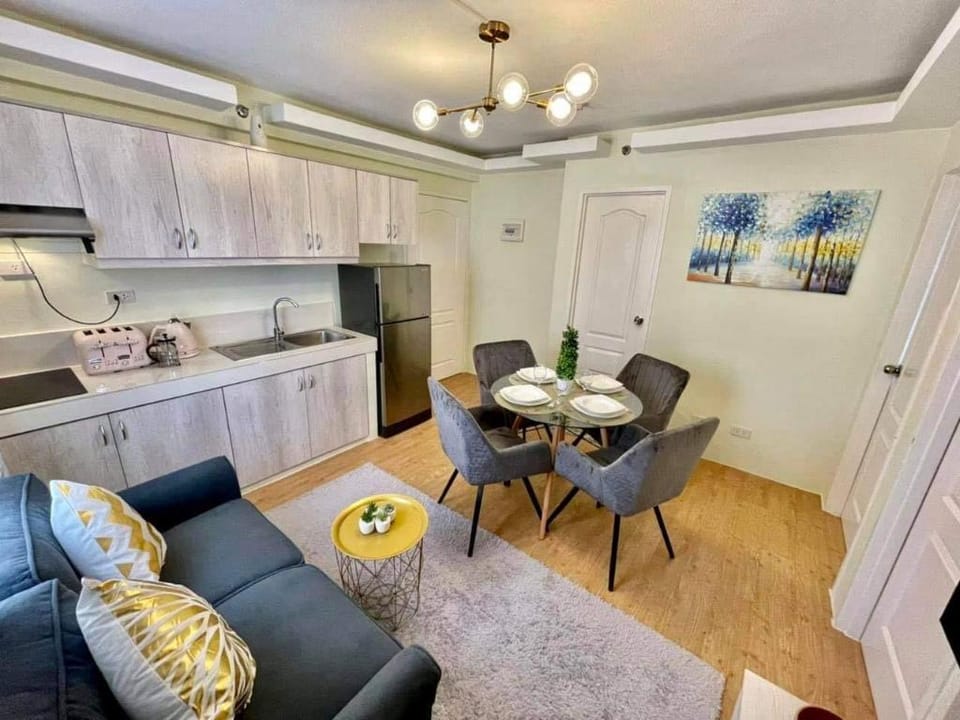 Staycation Getaway for family and friends Apartment in Central Visayas