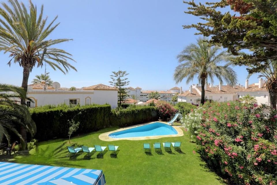 HEATED POOL! Superb 7-bed villa in PRIME LOCATION Villa in Marbella